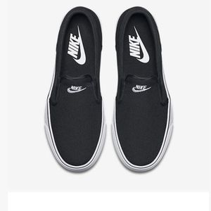 NIB NIKE Women's "Toki" slip on black canvas sneakers. Size 6.
